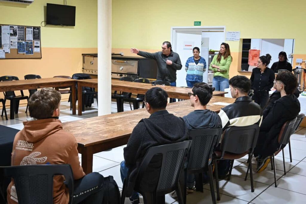 Jóvenes de Tigre realizaron un voluntariado en el Refugio “Mama Antula”