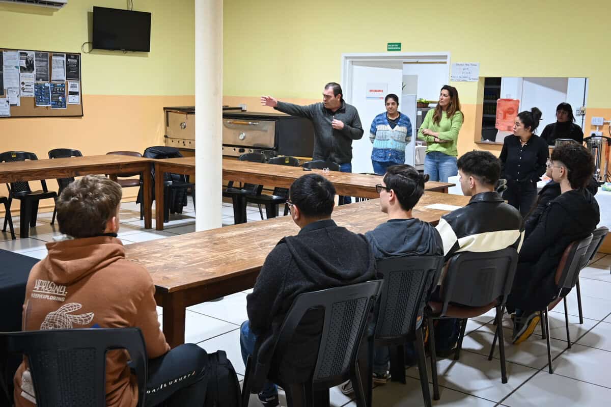 Jóvenes de Tigre realizaron un voluntariado en el Refugio “Mama Antula”
