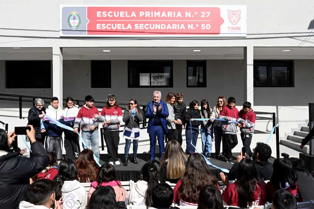 Julio Zamora inauguró obras en la EES N°50 y la EP N°27 en Rincón de Milberg