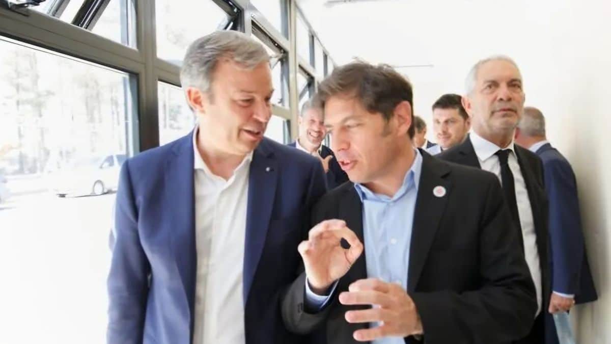 Kicillof encabeza inauguración y entrega de escrituras en Almirante Brown