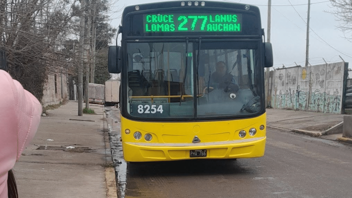 La línea 277 modificó su recorrido y vuelve al barrio Esperanza