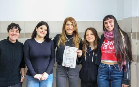 Magdalena Sierra recorrió la Escuela Secundaria Nº 2 de Wilde