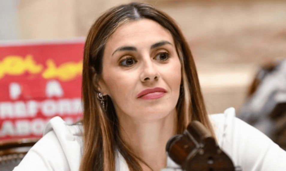 Marcela Pagano calificó de manoteo de borrachos la maniobra del Gobierno
