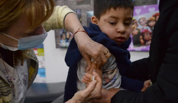 Médicos bonaerenses alertaron por la baja en la vacunación