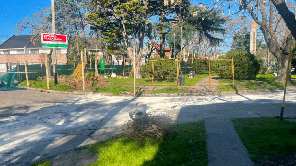 Obras en Luis Guillón: cortaron calles y cambió el recorrido del 245