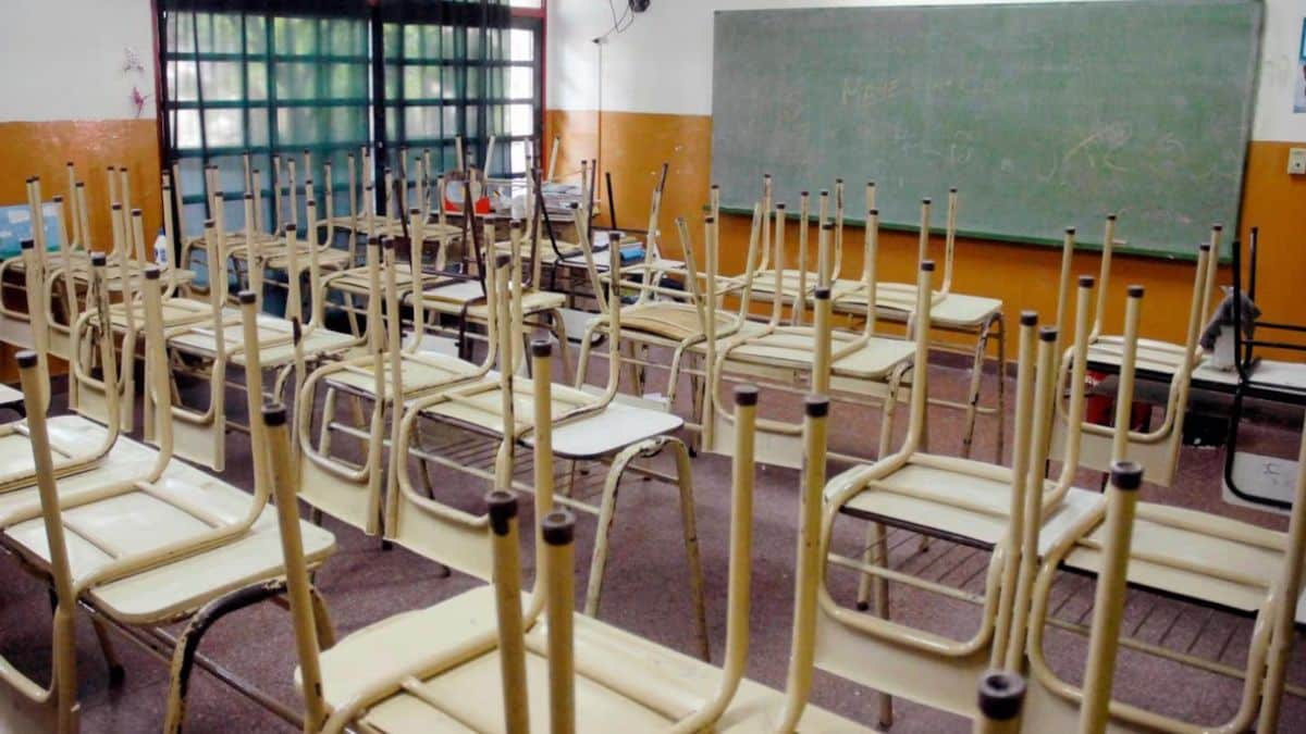 Paro docente: escuelas de Almirante Brown adhirieron a la medida