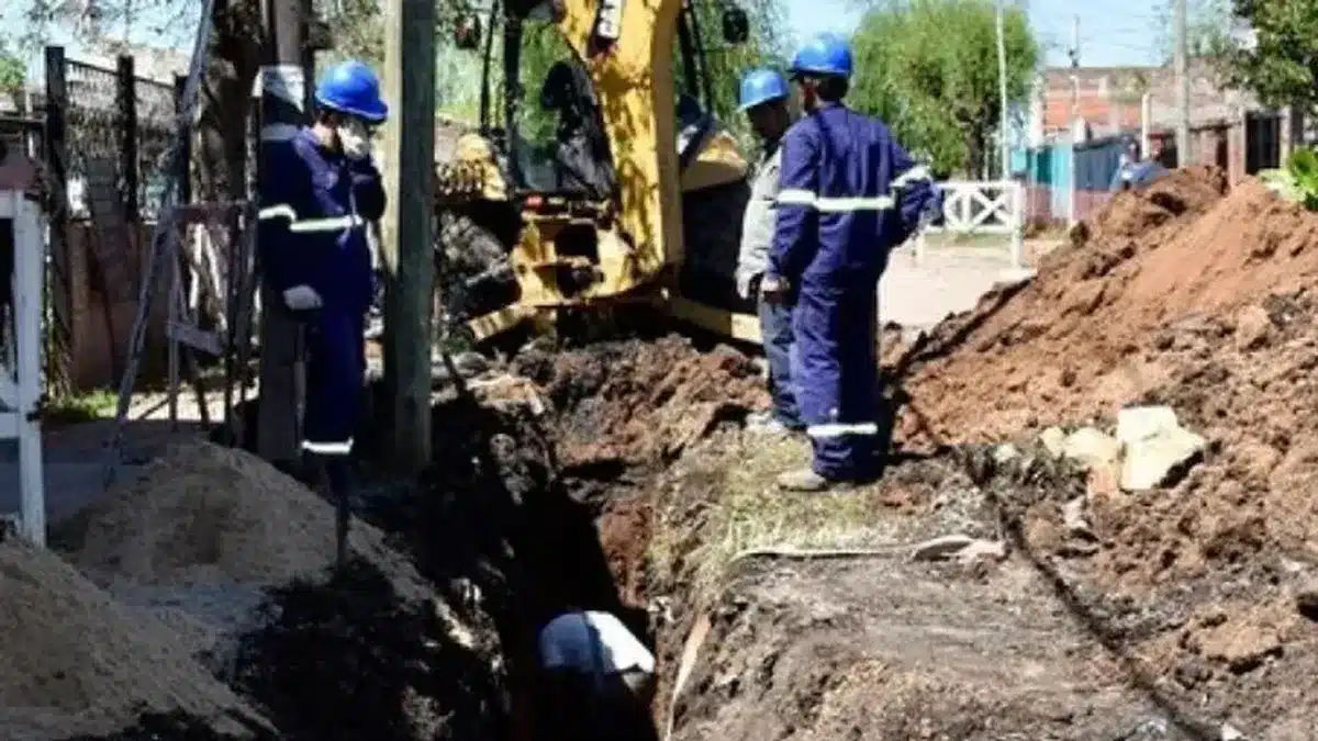 Prevén cortes en el servicio de agua por obras de AySA en Lomas