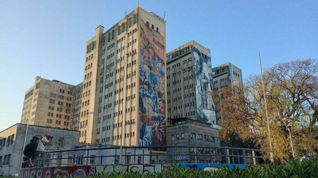 Salud pública: el Gobierno exigirá seguro o pago previo a extranjeros sin residencia