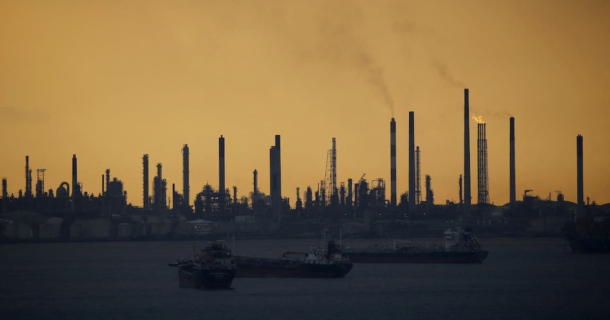Sube el precio del petróleo por la incertidumbre en el estrecho de Ormuz