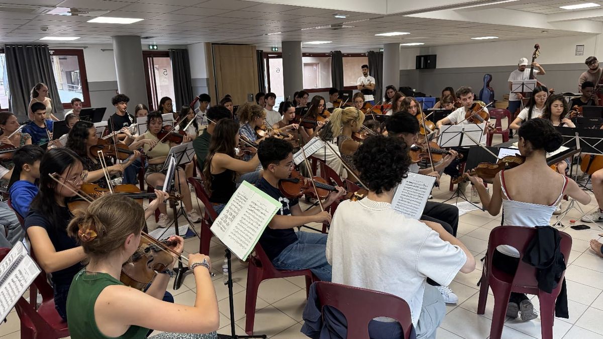 Una orquesta de Monte Grande viajó a Francia para cumplir su sueño en Europa