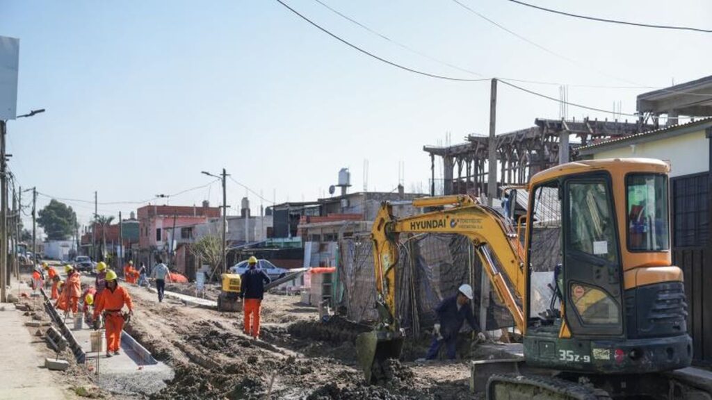 Villa Fiorito: avanzan con obras pluviales y viales en el barrio El Paredón