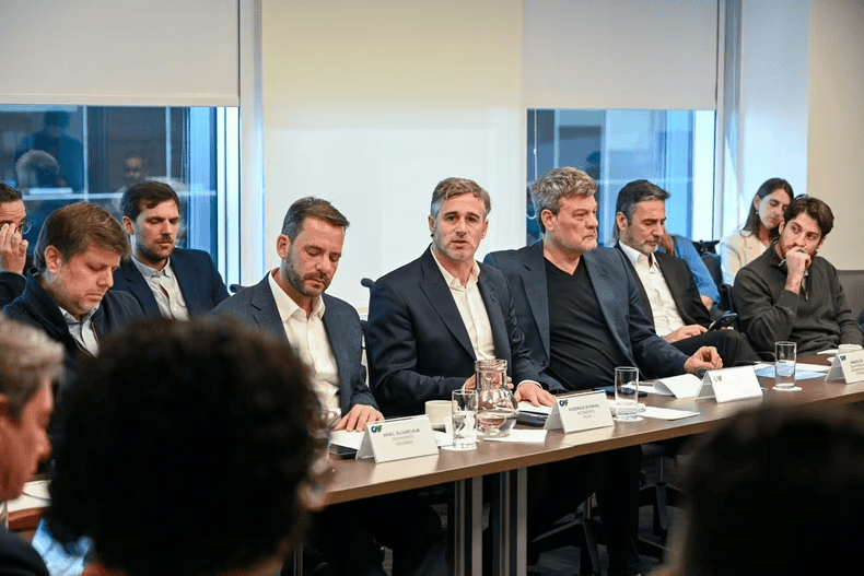 Achával debatió con intendentes sobre inteligencia artificial