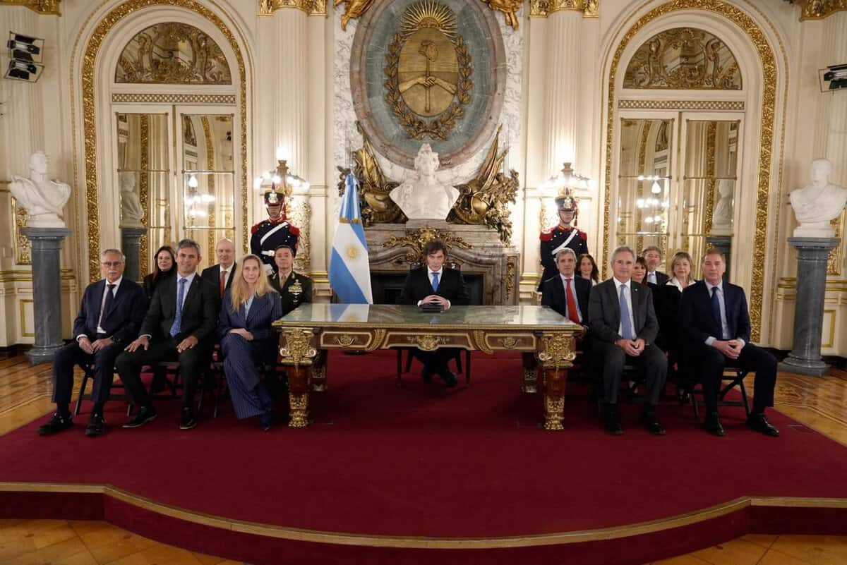 Anunciaron sanciones por la explotación petrolera en Malvinas y más fondos para Defensa
