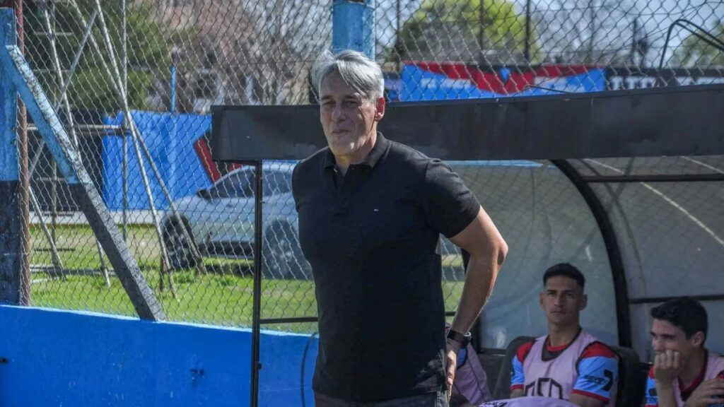 Brown de Adrogué se quedó sin DT tras la derrota en el clásico