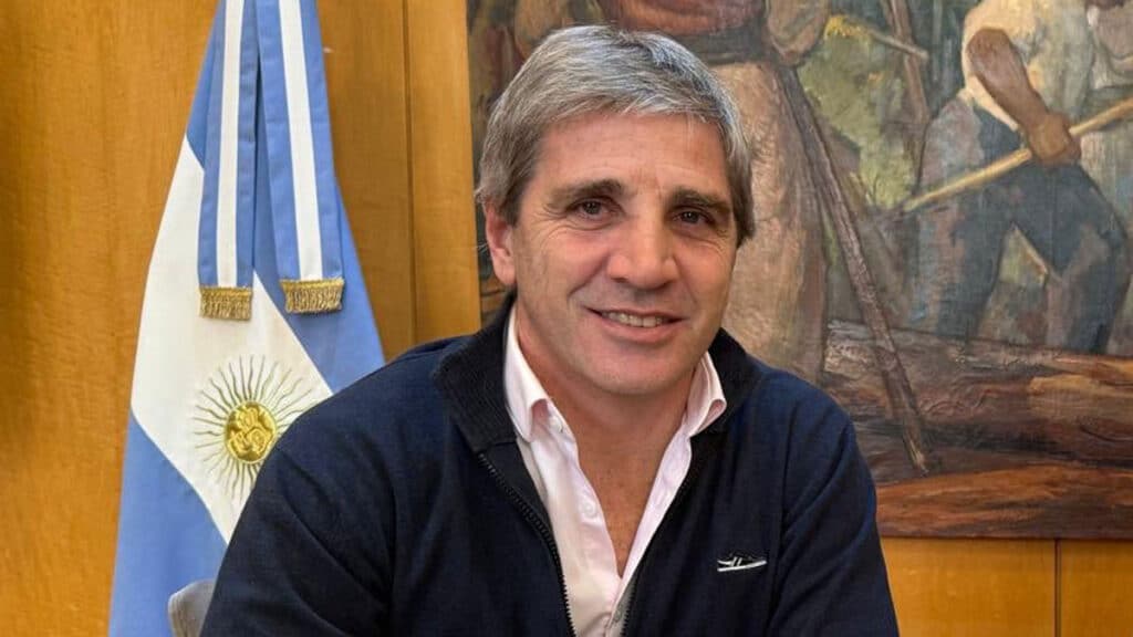 Caputo aseguró que el Gobierno tendrá cuatro años consecutivos de superávit financiero