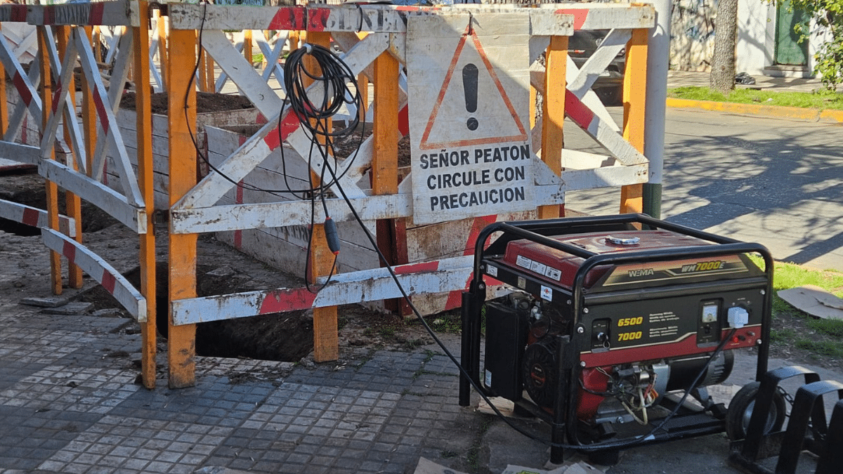 Corte de luz y tránsito interrumpido en Luis Guillón por obras de Edesur