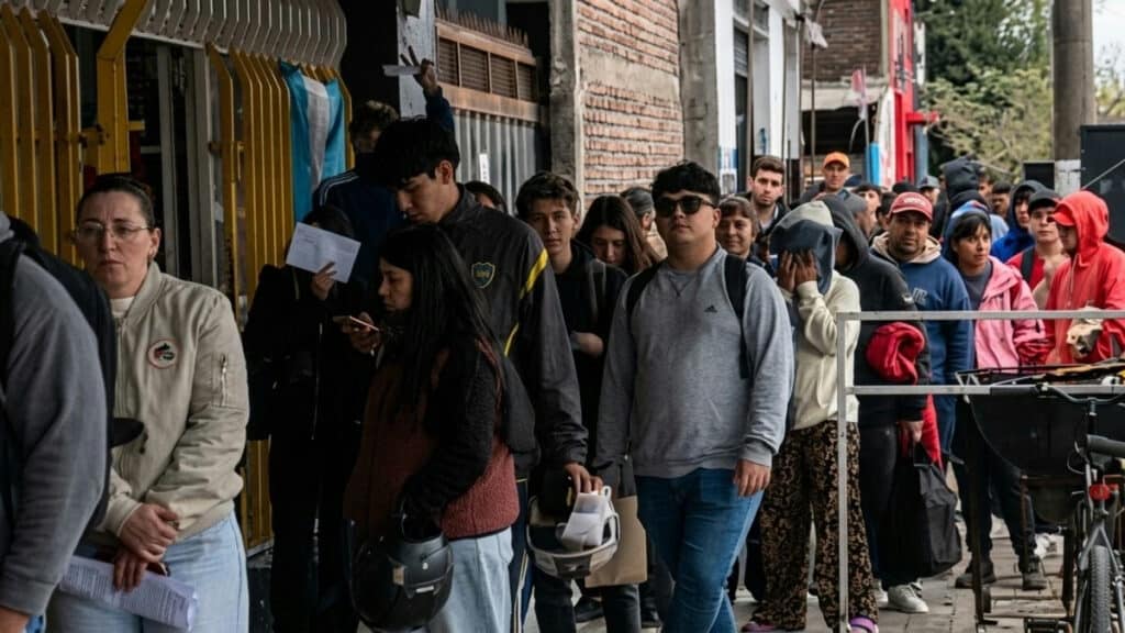 Crisis de empleo en Guernica: largas filas por un puesto