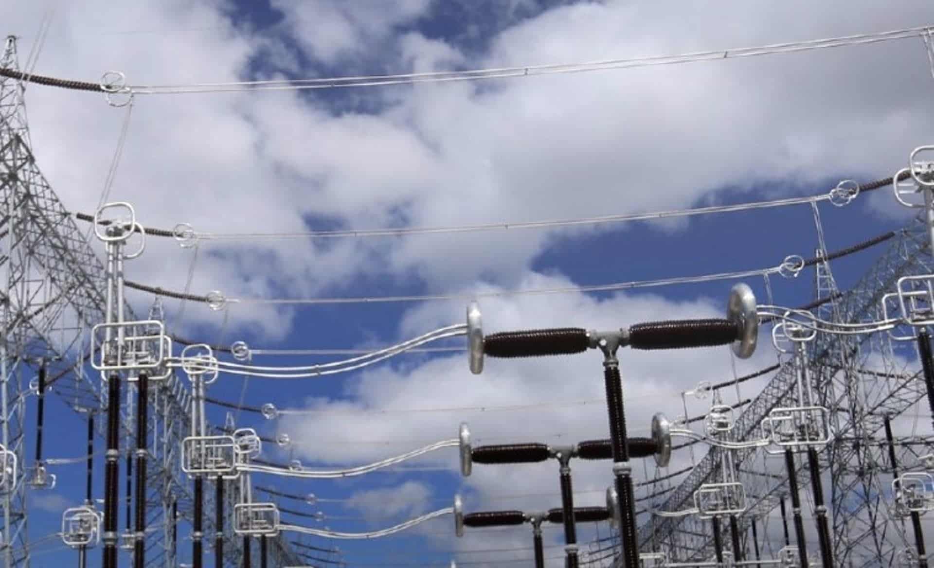 Ecuador: vence en diciembre el plazo de 18 meses para autogeneración eléctrica industrial