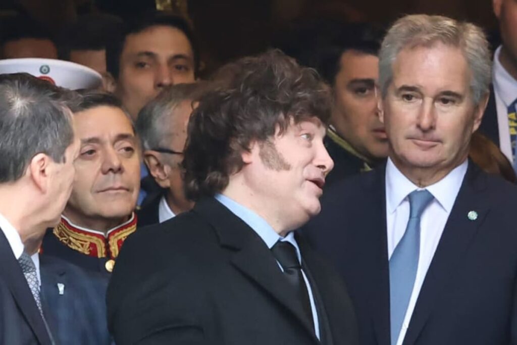 El Gobierno denunció vuelos ilegales y pidió un arbitraje