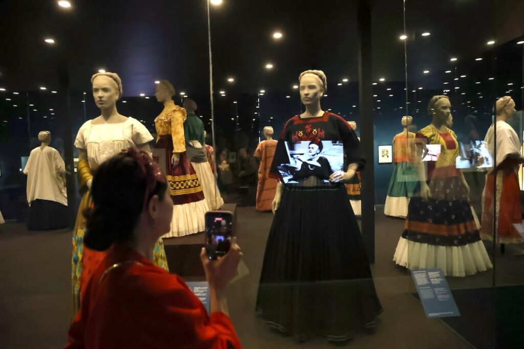 El Malba celebra sus 25 años con la llegada histórica de la muestra “Viva Frida”