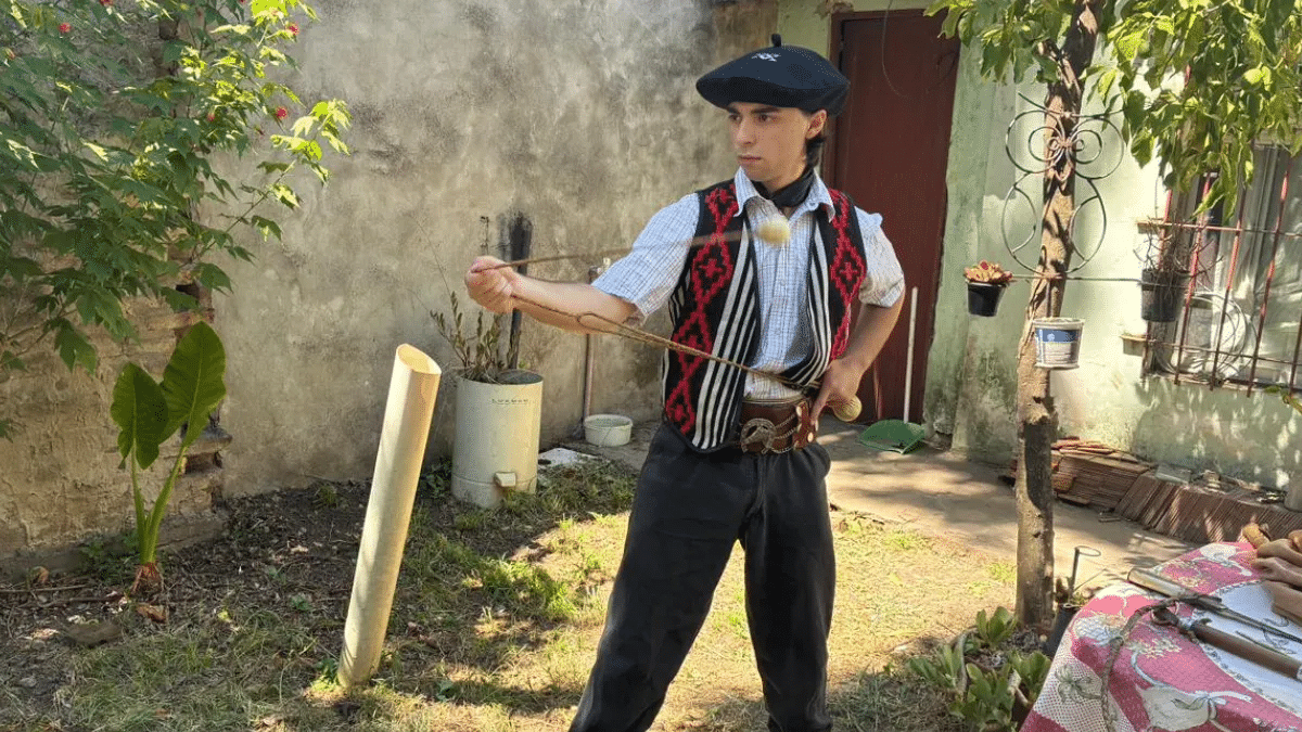 El joven de El Jagüel que creó un arte marcial criollo y lo publicó en un libro