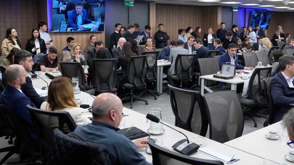 Endeudamiento: los tres proyectos con dictamen en debate