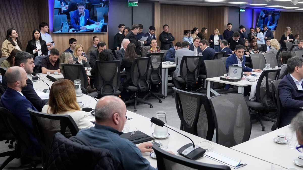 Endeudamiento: los tres proyectos con dictamen en debate