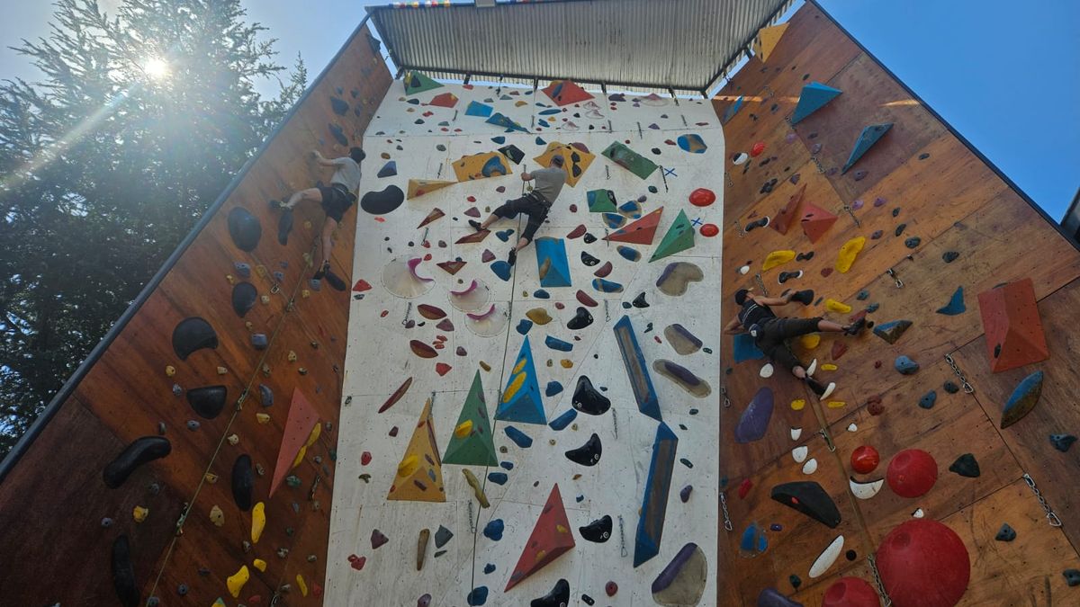 Escalada deportiva en Monte Grande: el muro de 14 metros que atrae vecinos