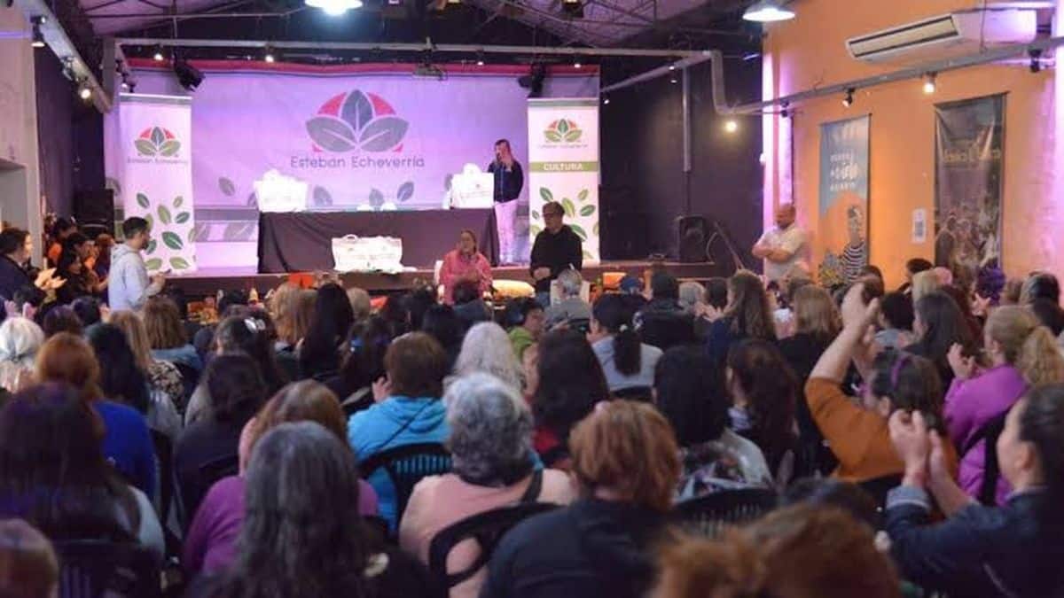 Esteban Echeverría convoca a escritores locales para su 14° concurso literario