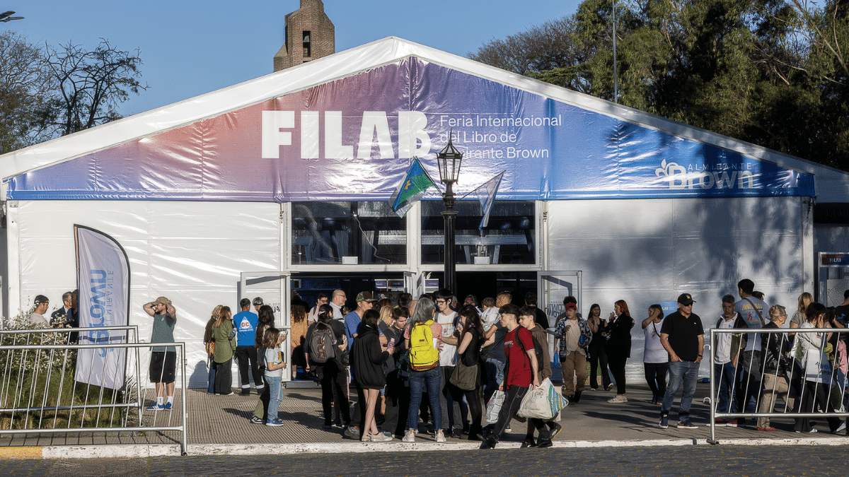 Feria del Libro de Almirante Brown: Dolina, Pigna y Gonzalo Heredia entre las figuras