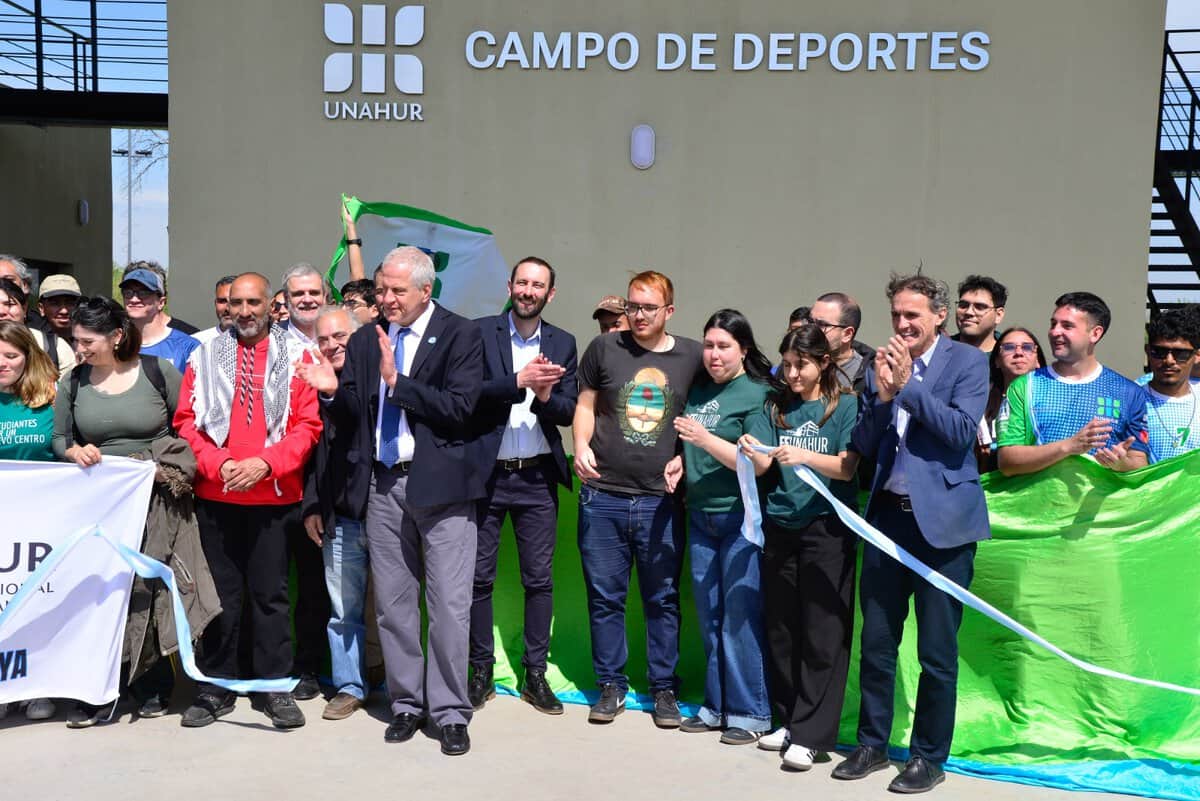 Katopodis inauguró el nuevo Campo de Deportes de la UNAHUR tras reactivar una obra paralizada
