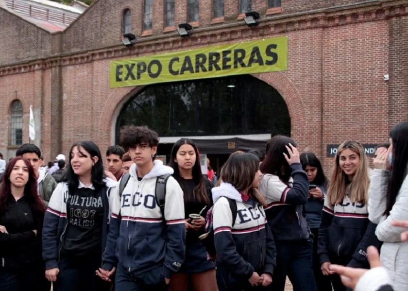 La UNLa abrió la inscripción para grupos escolares en la ExpoCarreras