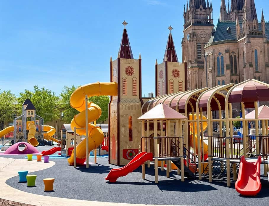 Luján sumó un nuevo parque infantil en la Plaza de los Tres Templos