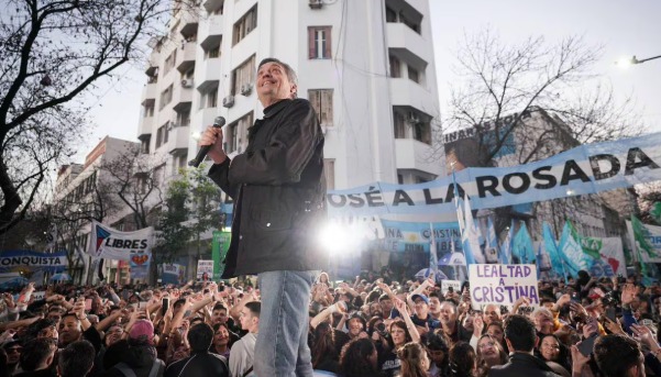 Máximo Kirchner respaldó a Cristina Kirchner y cuestionó a Kicillof