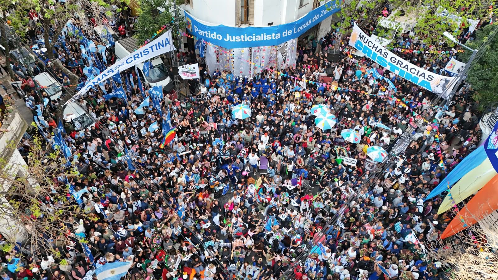 Militantes de Lomas se movilizaron por Cristina