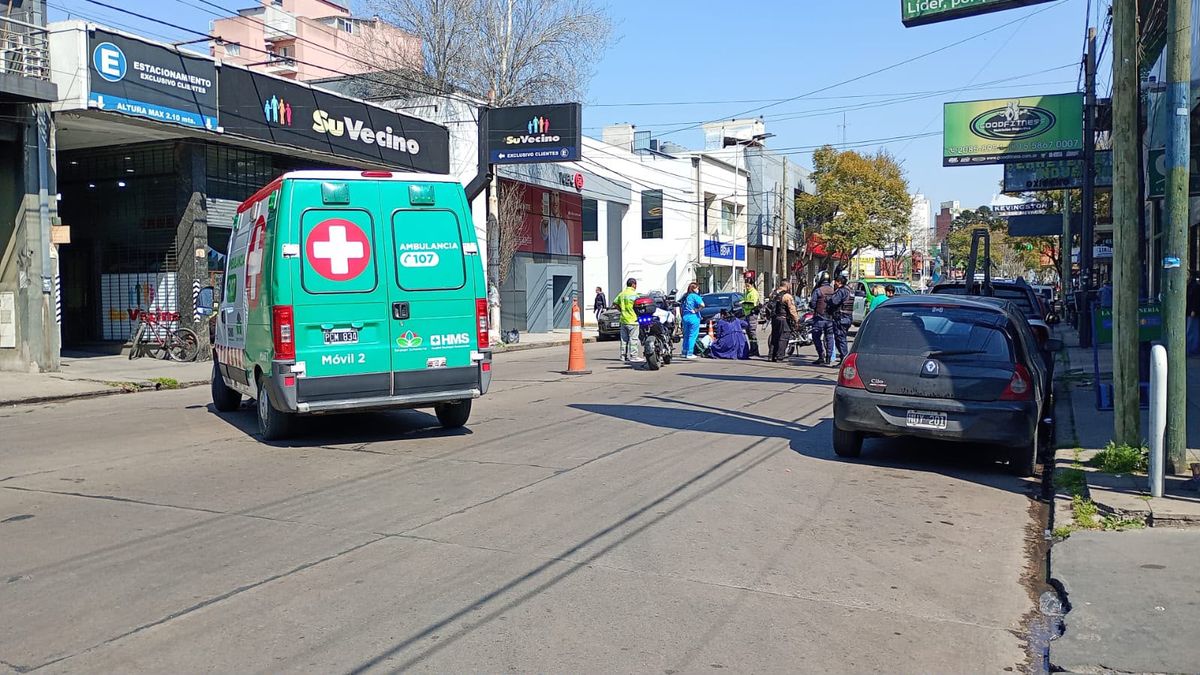 Monte Grande: choque entre una conductora y un gendarme