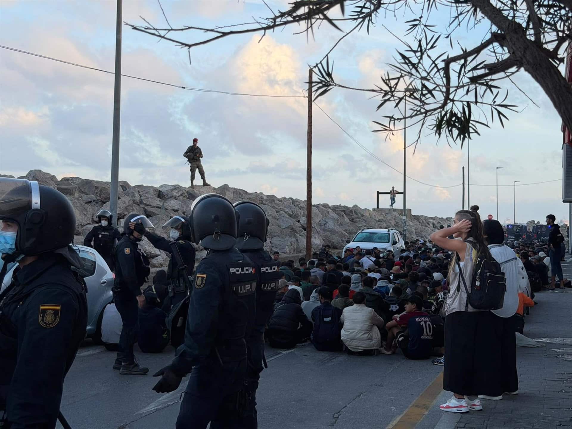 Movimiento Sumar critica cargas policiales a migrantes en Ceuta
