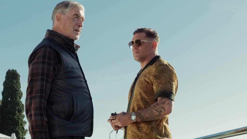 Pierce Brosnan y Helen Mirren desmintieron rumores de conflicto con Tom Hardy en 'MobLand'