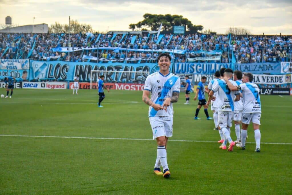 Temperley venció a Almagro y alcanzó la punta del torneo
