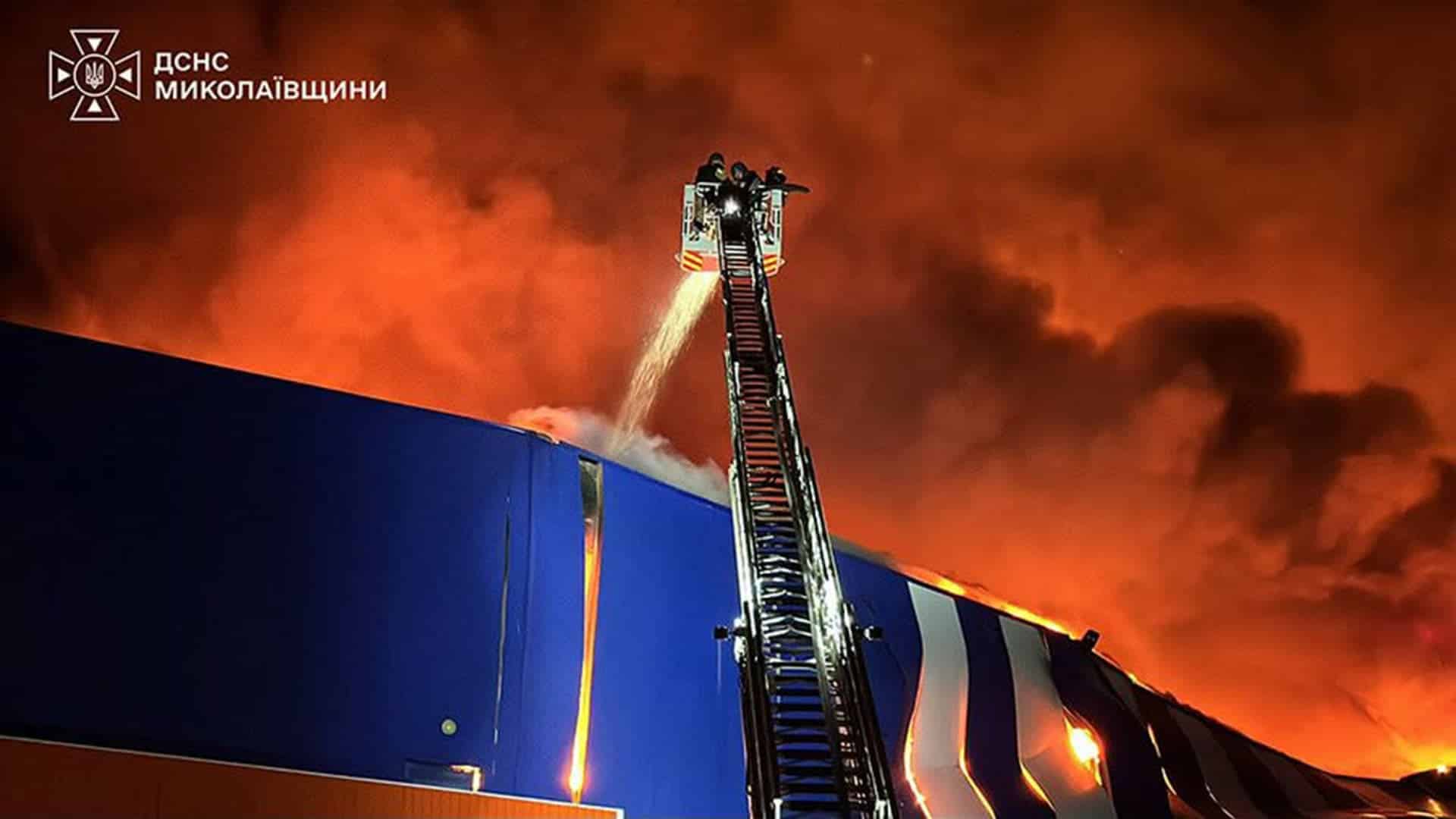 Zelensky denunció que Rusia atacó aeropuertos de Kiev para boicotear la diplomacia