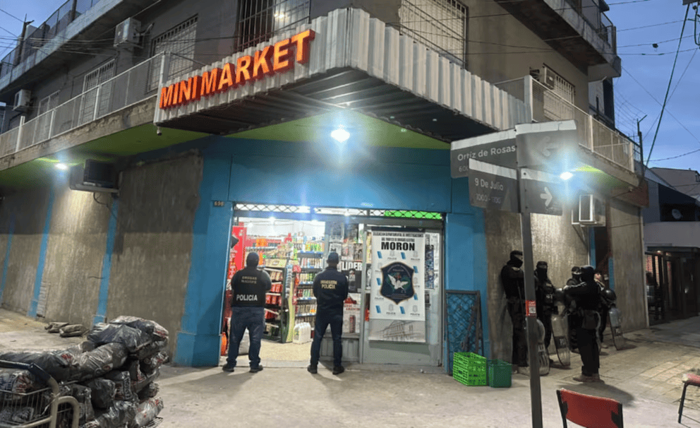 Detienen a dos empleadas de un supermercado acusadas de vender cocaína en Morón