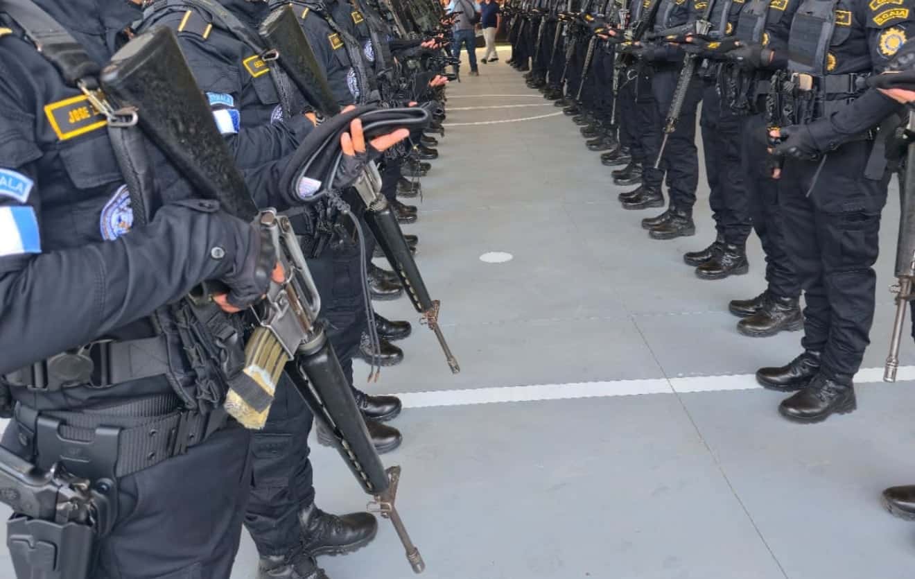Guatemala: detienen a siete policías por venta ilegal de armas