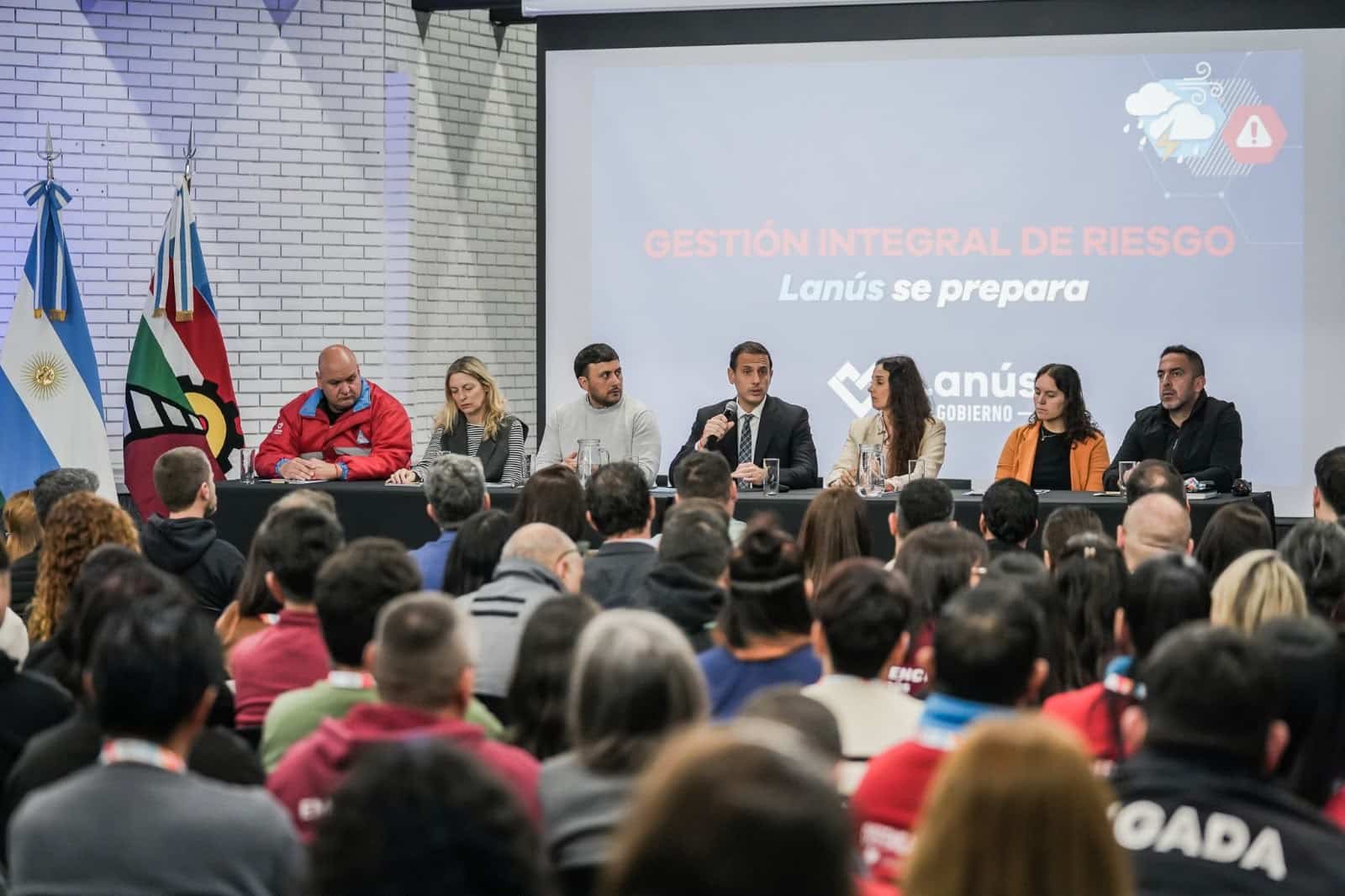 Julián Álvarez encabezó la tercera Jornada de Emergencias en Lanús